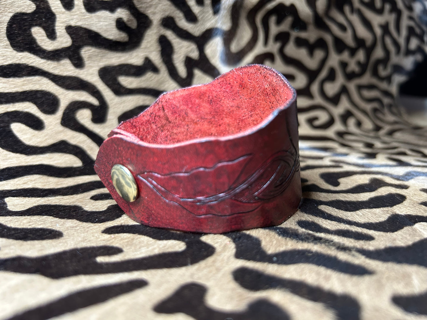 Celtic wonder egg cuff