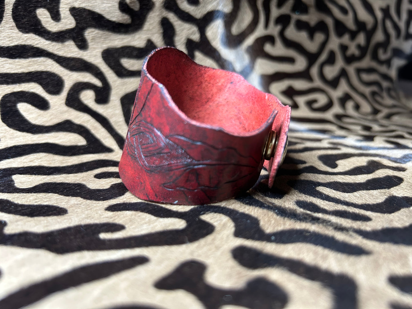Celtic wonder egg cuff