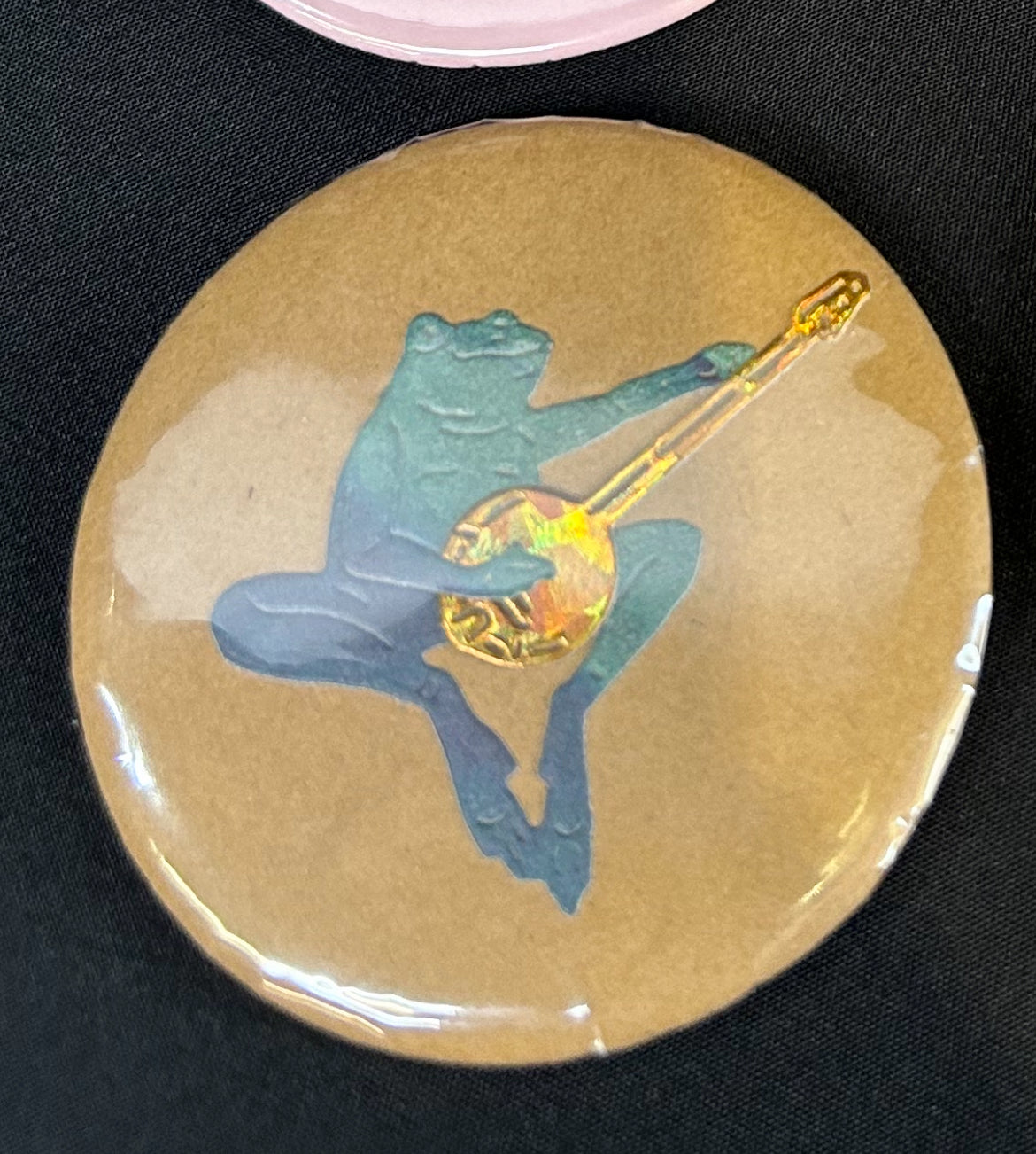 Banjo frog pins