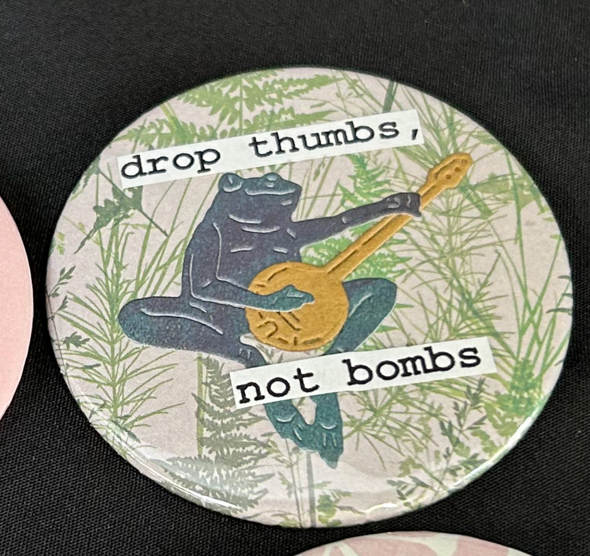 Banjo frog pins